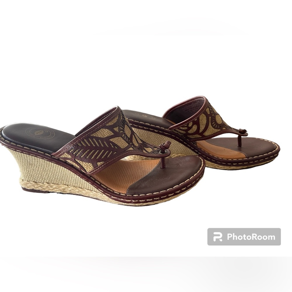Nurture by Lamaze Brown and Tan Wedge Sandal Flip Flops